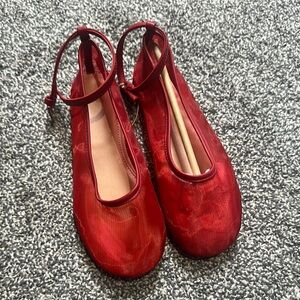Mesh red Zara girls ballet flats/sandals. New, never worn.